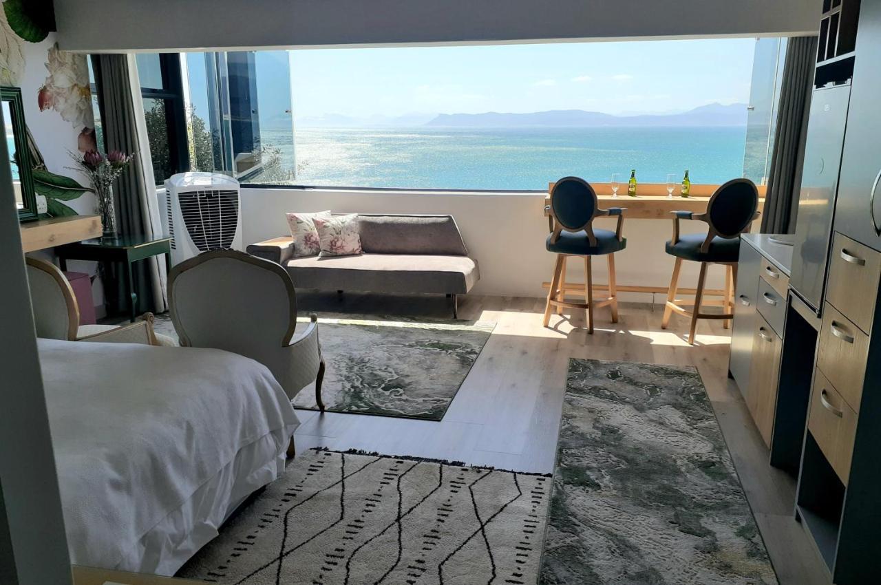 65Oncliff Hotel Gansbaai Exterior photo