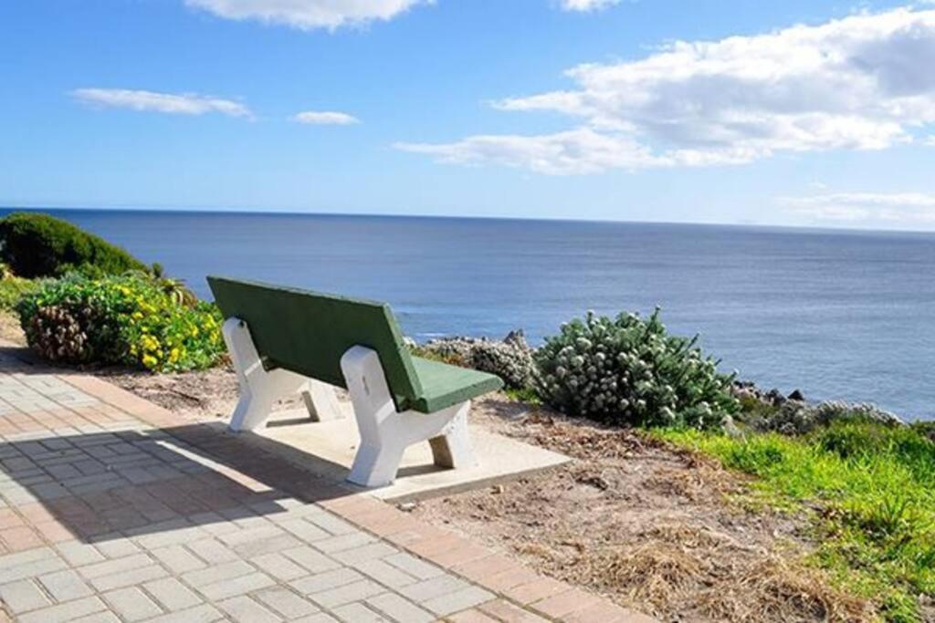 65Oncliff Hotel Gansbaai Exterior photo